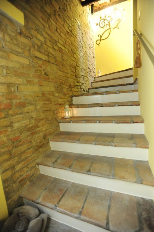 B&B Aurora Domus D'A-Mare Pesaro Buitenkant foto