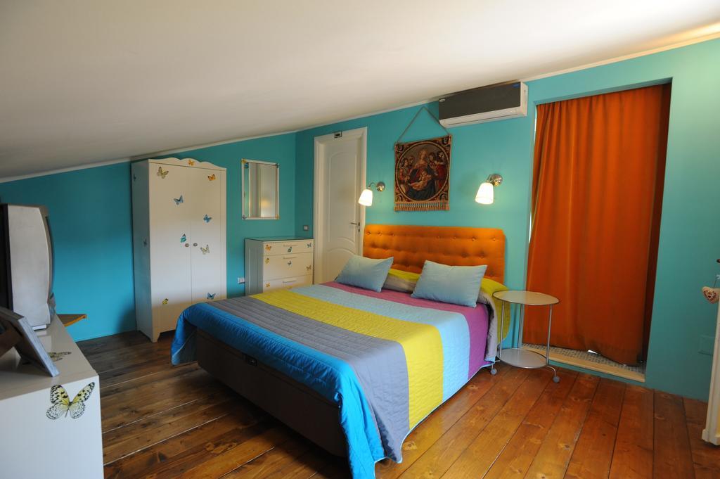 B&B Aurora Domus D'A-Mare Pesaro Buitenkant foto